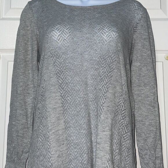 Knit Light Long Sleeved Gray Sweater Top Size Medium - Picture 4 of 6